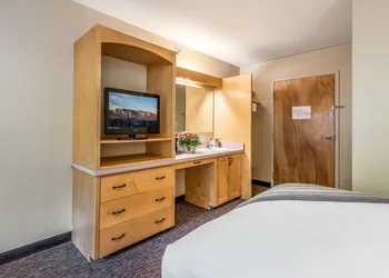 Snow Cap Inn hotel thumbnail 7