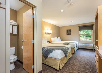Snow Cap Inn hotel thumbnail 8
