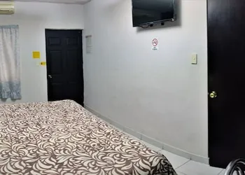 Hotel Laguna Inn hotel thumbnail 8