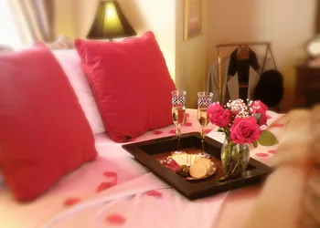 10 Fitch Luxurious Romantic Inn hotel thumbnail 4