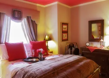 10 Fitch Luxurious Romantic Inn hotel thumbnail 5