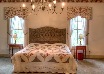Emma's Bed and Breakfast hotel thumbnail 4