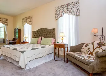 Emma's Bed and Breakfast hotel thumbnail 7