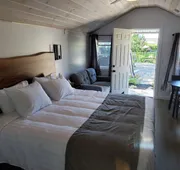 Adventure the Bruce Inn - Recently Renovated With Outdoor Hot Tub hotel detail image 7