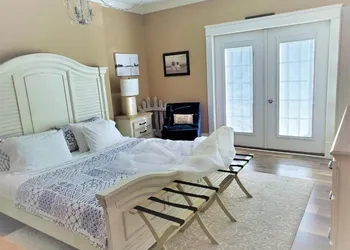 Anchor Inn Boutique Hotel hotel thumbnail 3