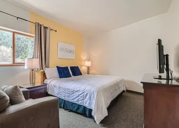 Uplift Inn hotel thumbnail 2