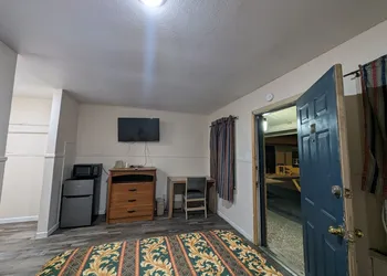 Economy Inn Kingsville hotel thumbnail 4
