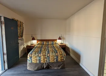 Economy Inn Kingsville hotel thumbnail 6