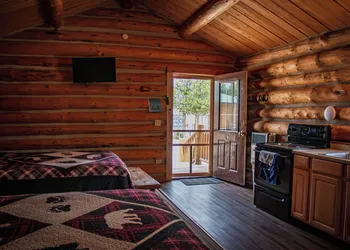 Crooked Creek hotel thumbnail 2