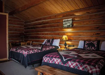 Crooked Creek hotel thumbnail 3