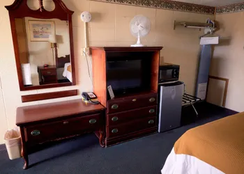 South Wind Inn hotel thumbnail 2