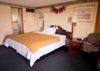South Wind Inn hotel thumbnail 3