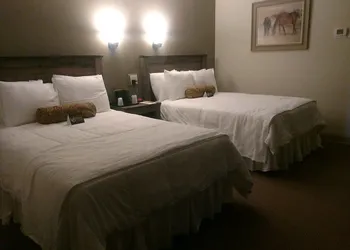 The Stables Inn and Suites hotel thumbnail 8