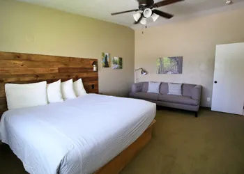 Hidden Canyon Retreat hotel thumbnail 5