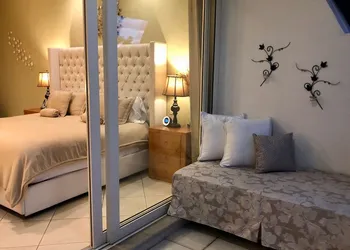 Luxury Condo Romantic Zone-Beach hotel thumbnail 4