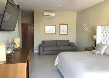 Luxury Condo Romantic Zone-Beach hotel thumbnail 6