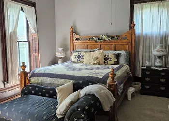 1873 Victorian Rose B & B hotel thumbnail 3