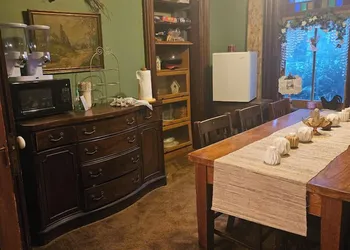 1873 Victorian Rose B & B hotel thumbnail 8