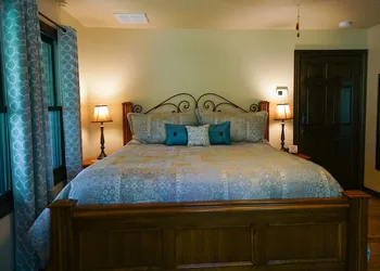 Hidden Meadows B&B hotel thumbnail 3