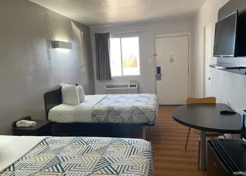 Sands Motel hotel thumbnail 5