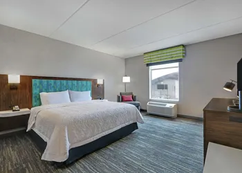 Hampton Inn by Hilton Peterborough hotel thumbnail 3