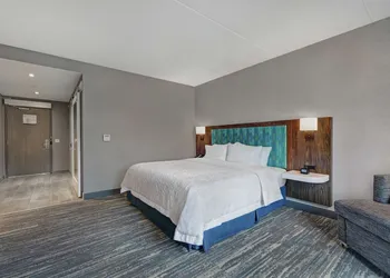 Hampton Inn by Hilton Peterborough hotel thumbnail 4