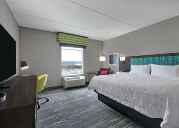 Hampton Inn by Hilton Peterborough hotel thumbnail 6
