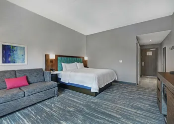 Hampton Inn by Hilton Peterborough hotel thumbnail 8