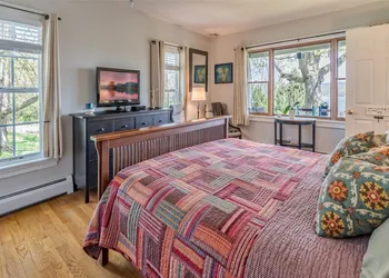 Moonshadow Bed and Breakfast hotel thumbnail 3