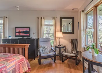 Moonshadow Bed and Breakfast hotel thumbnail 5