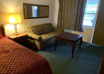 Motel 8 Lake City hotel thumbnail 6