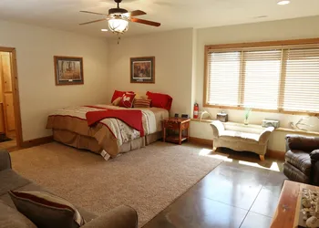 Edenwood Ranch Private SQ MILE hotel thumbnail 2