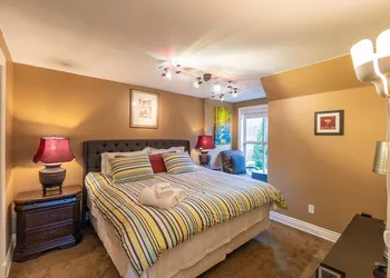 Cedar Manor Bed and Breakfast hotel thumbnail 8