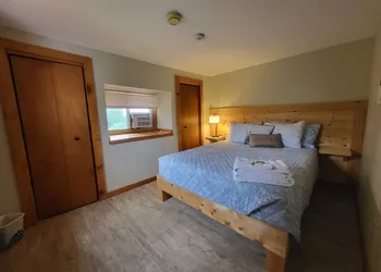 Crabbe Mountain Inn hotel thumbnail 6