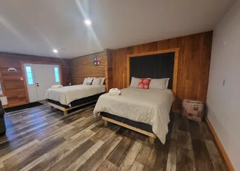Crabbe Mountain Inn hotel thumbnail 8