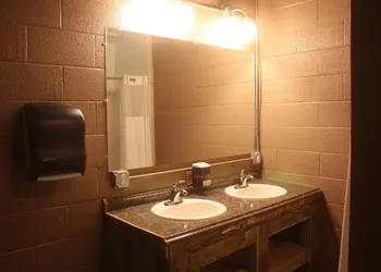Old School Motel RV hotel thumbnail 2