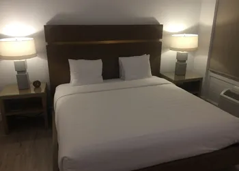 Sunset Inn hotel thumbnail 4