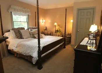 Pineapple Hill Inn Bed & Breakfast hotel thumbnail 2
