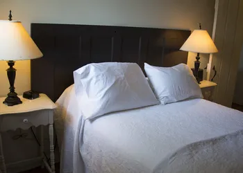 French Camp Bed and Breakfast hotel thumbnail 6
