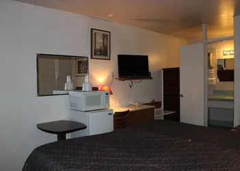 Thunderbird Motel hotel thumbnail 6