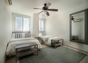 ARENA Stunning 2 BDR Beachfront- Designer Vibes hotel thumbnail 4