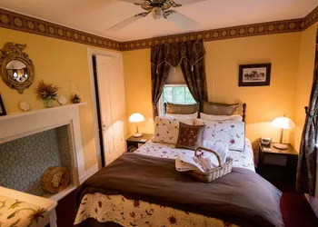 Coach Stop Inn hotel thumbnail 5
