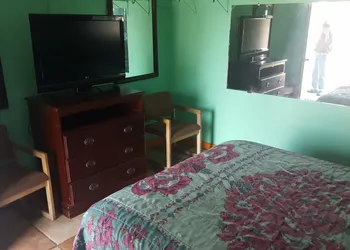 Guest Host Motel hotel thumbnail 5