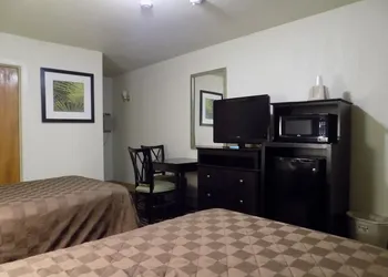Budget Inn hotel thumbnail 8
