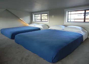 Pope's Landing Marina hotel thumbnail 7