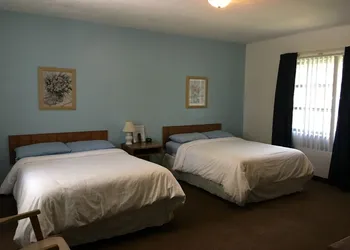 Cindys Motel hotel thumbnail 2