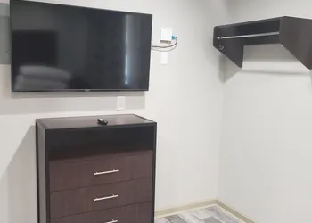 Budget Inn & Suites hotel thumbnail 5