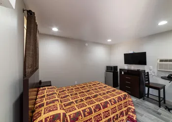 Budget Inn & Suites hotel thumbnail 6