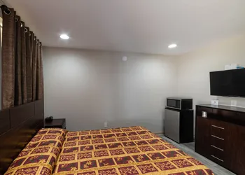 Budget Inn & Suites hotel thumbnail 7