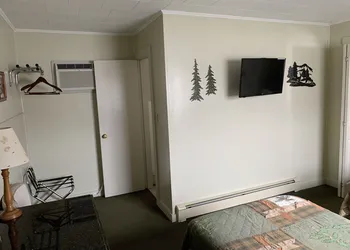 Carroll Motel & Cottages hotel thumbnail 8